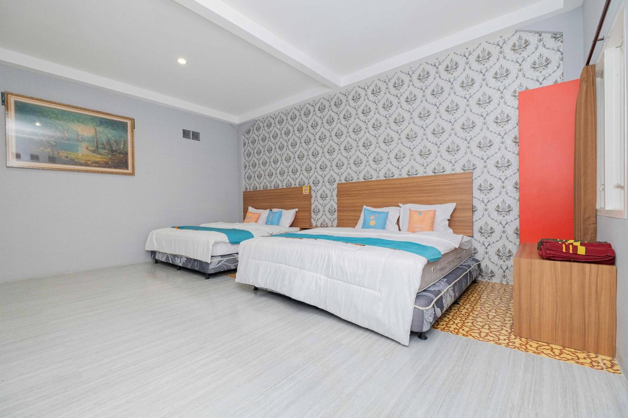 Sans Wm Hotel Blitar Exterior photo