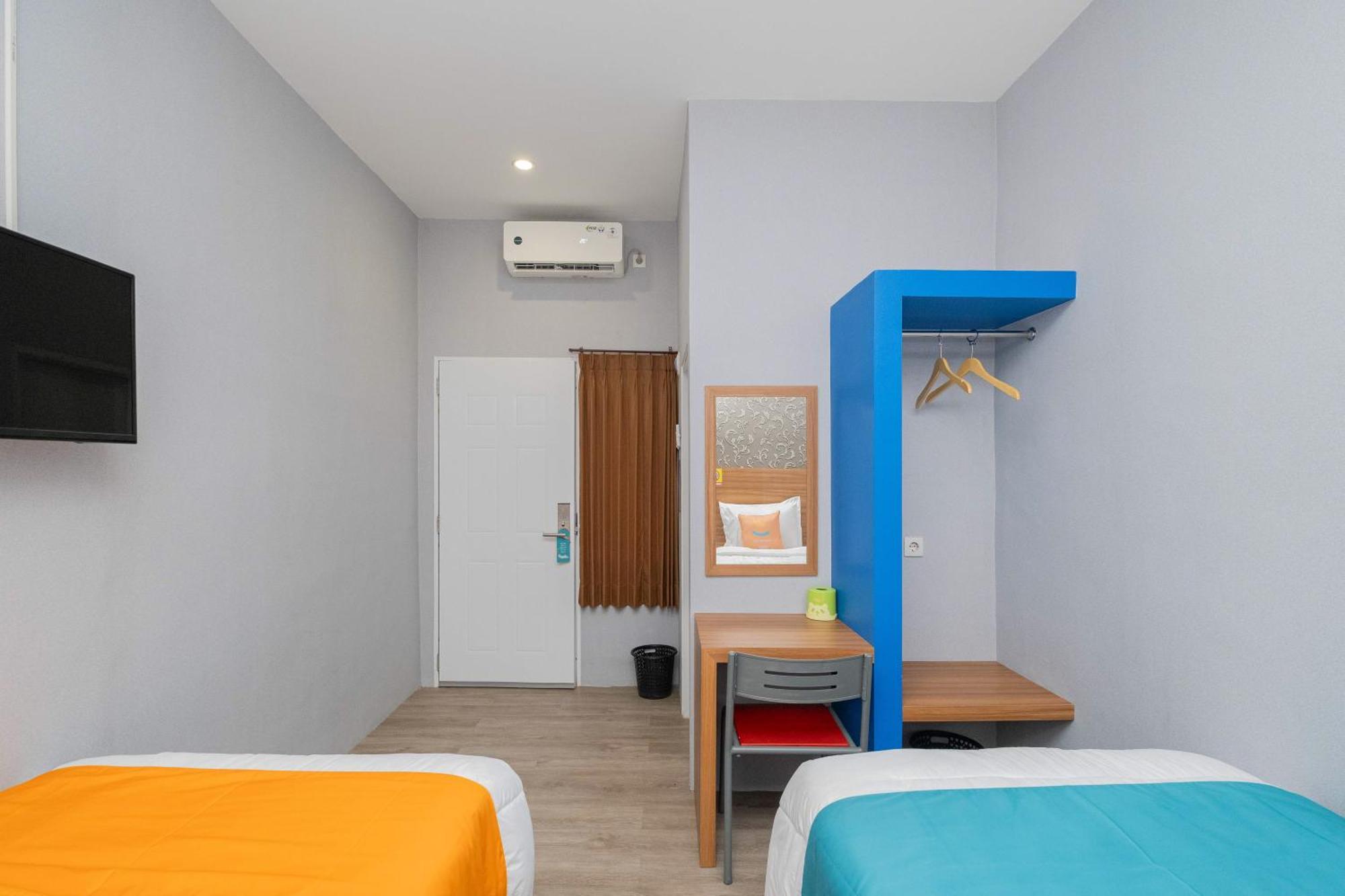 Sans Wm Hotel Blitar Exterior photo